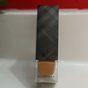 Burberry Fresh Glow Foundation Almond No.43 SPF 15 - 30ml